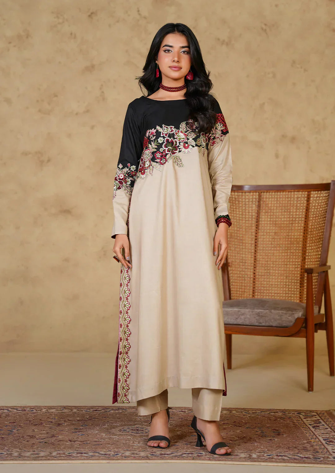 ZEENAT EMB SET - Desi Rang