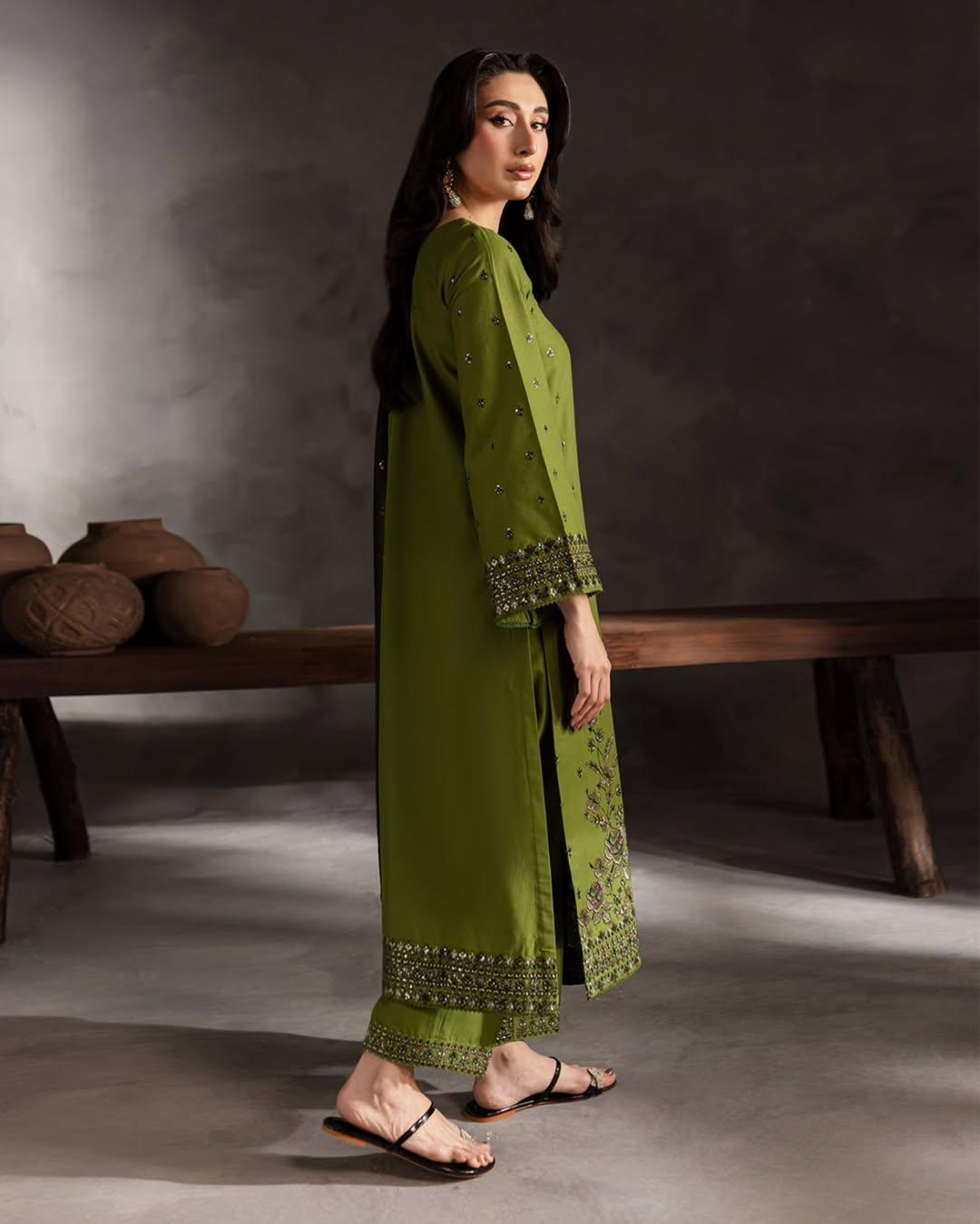 Ezza 3PC – Elegance in Every Thread - Desi Rang