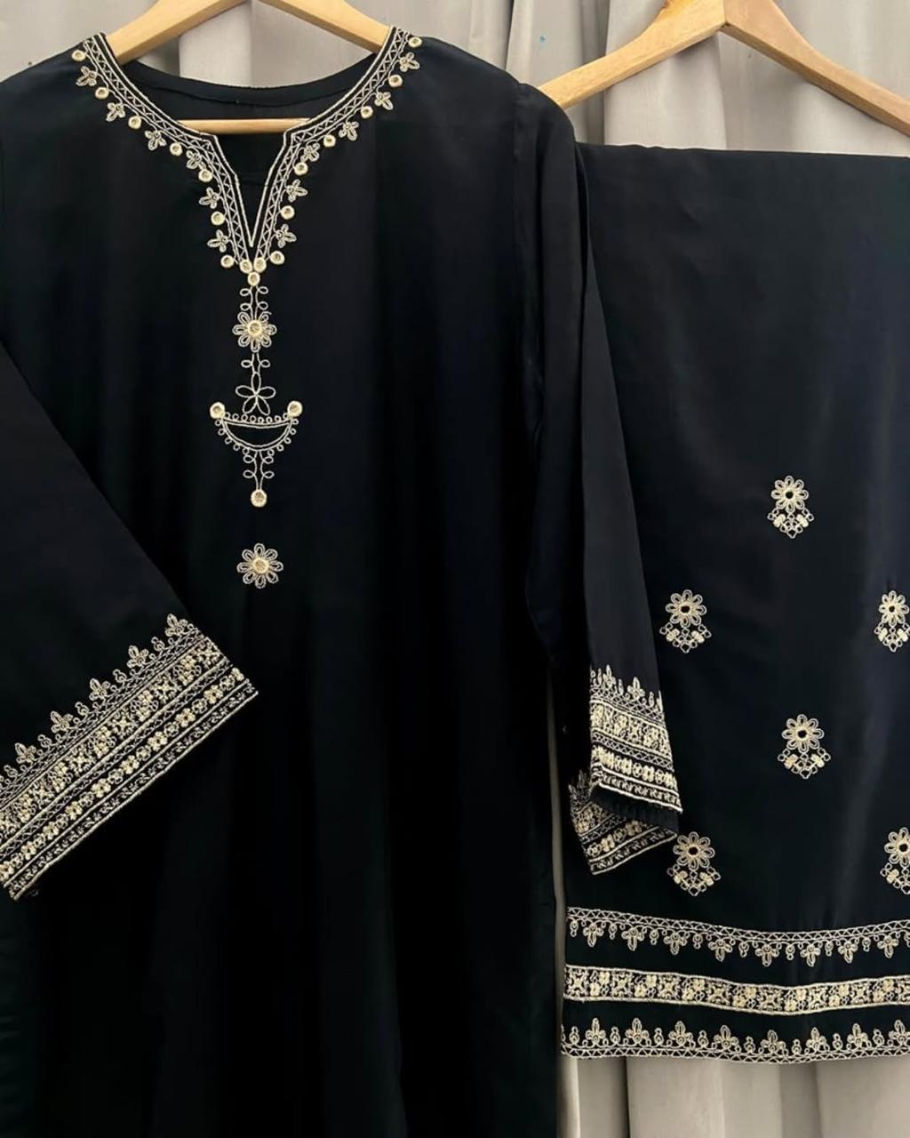 BLACK IRIS 2PC - Desi Rang