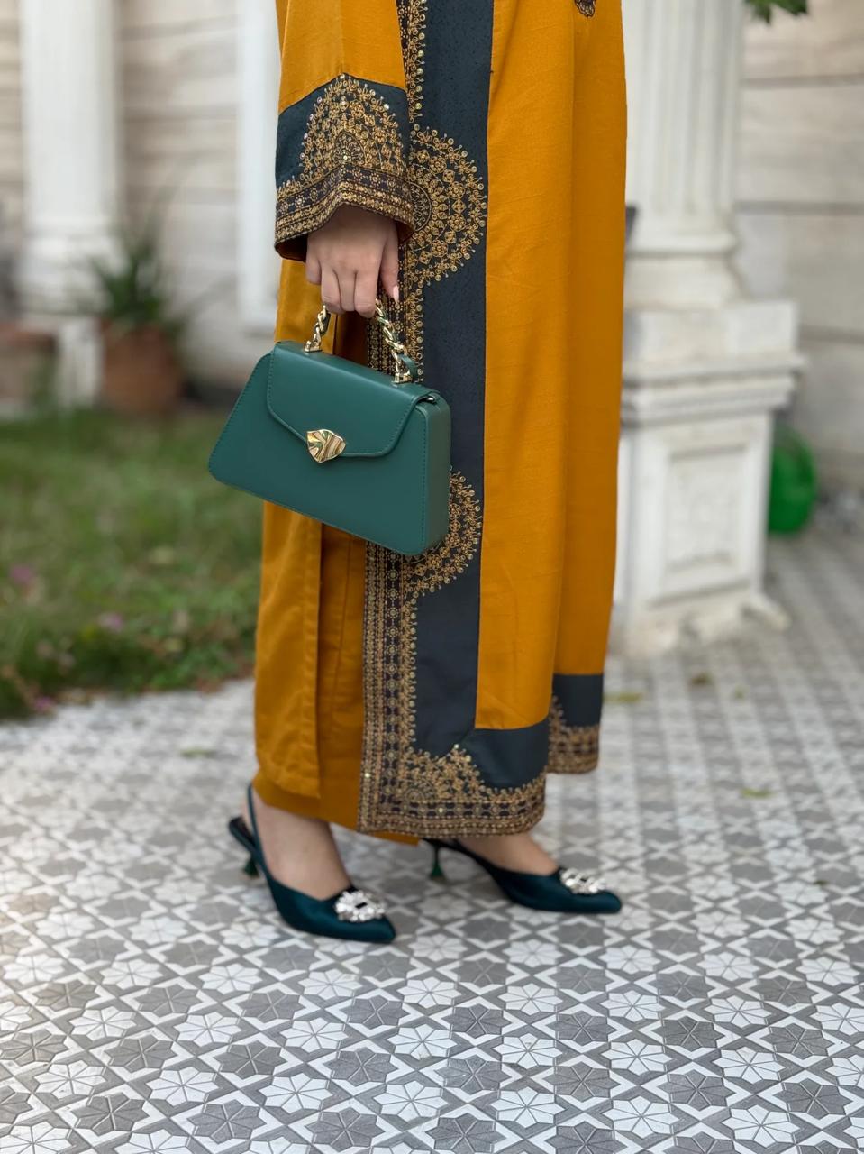 NAAZ EID SEQ EMB SET - Desi Rang