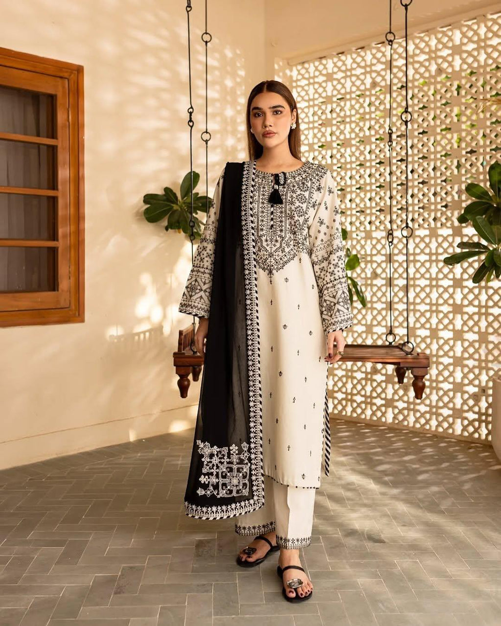 WHITELIME EMB 3PC - Desi Rang